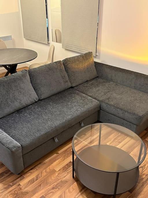New Cosy Modern Centre Flat